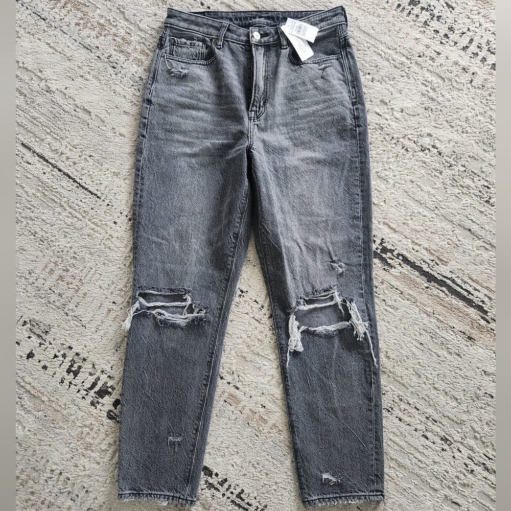 American Eagle Highest Rise Mom Jean - Picture 2 of 5